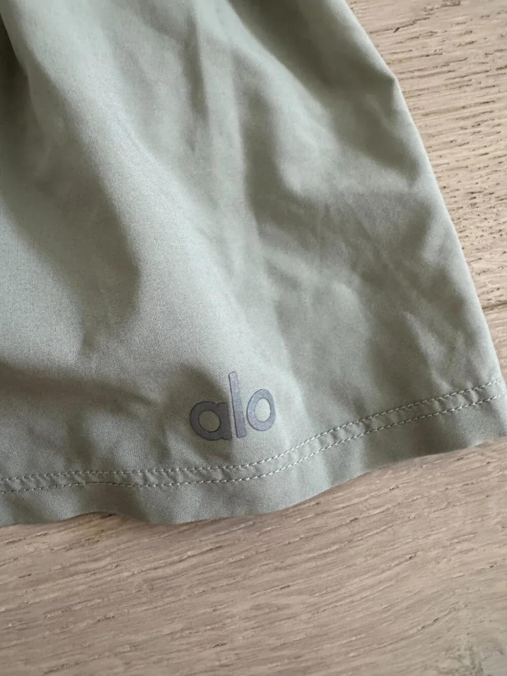 ALO Yoga green alo